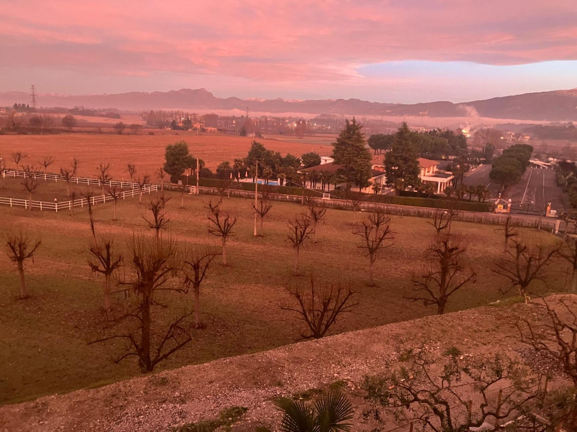 B&B Il Tramonto Pastrengo Luaran gambar