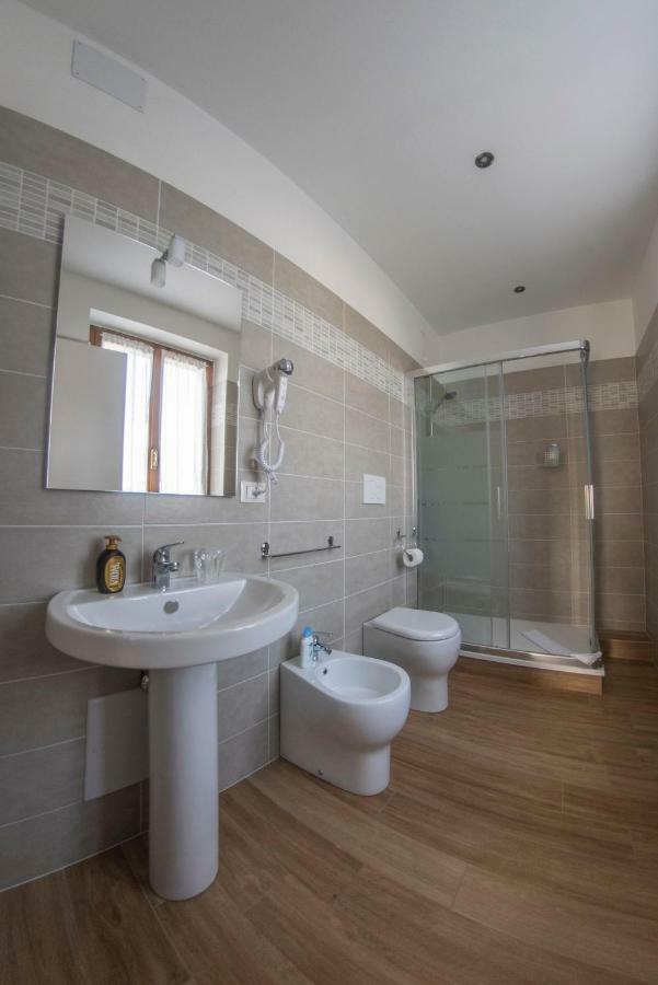 B&B Il Tramonto Pastrengo Luaran gambar
